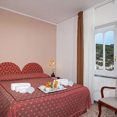 Caruso מלון מסה לוברנסה